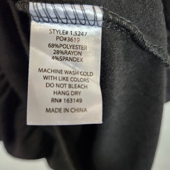 Shiela Rose Sleeveless Pleated Front Jersey Blouse Keyhole Back in Black Size 2X - Picture 6 of 6